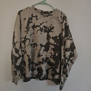 Oversized Tie-dyed Sweatshirt